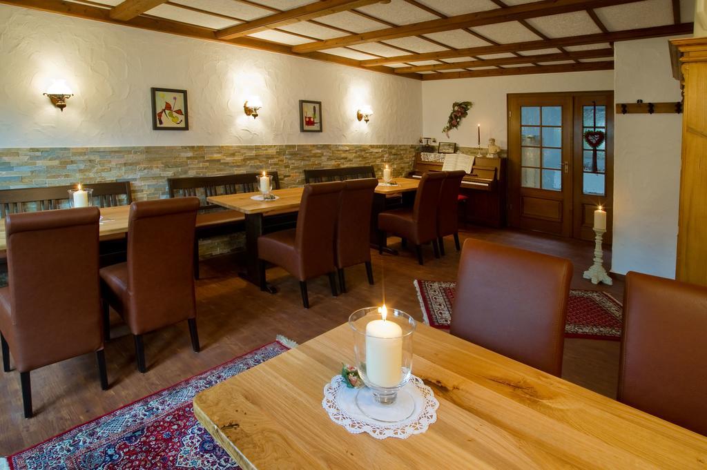 Wein & Gastehaus Hermeshof Hotel Trittenheim Kültér fotó
